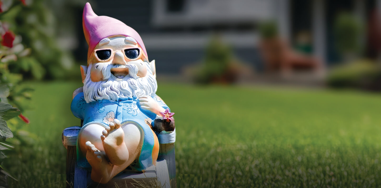 Gnome on lawn chair